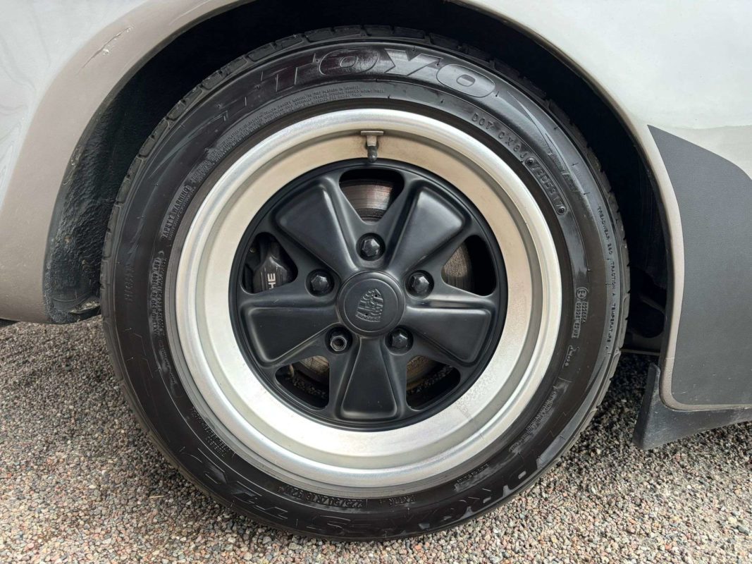 Porsche 944 Turbo 1986