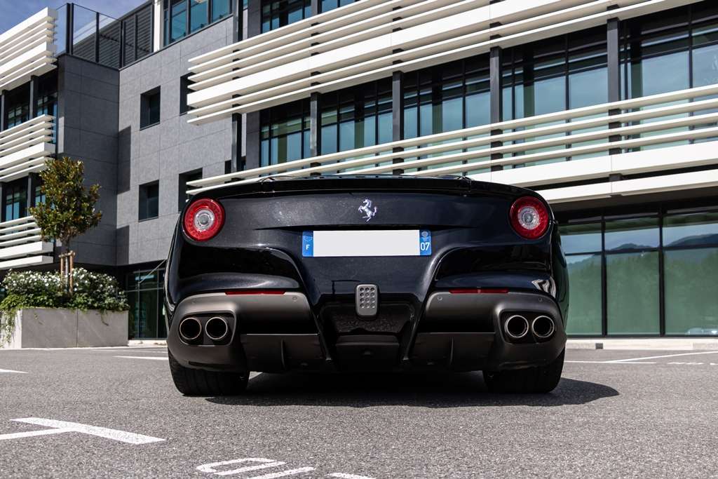 Ferrari F12 Berlinetta 2015