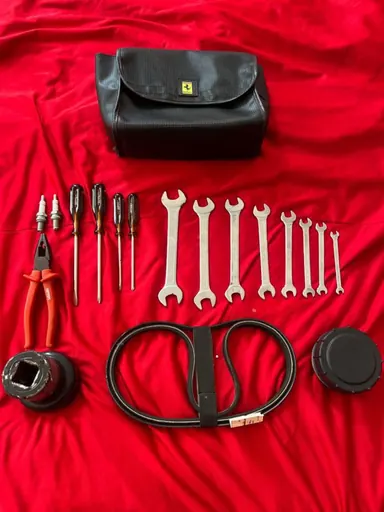 Tool kit Ferrari F40