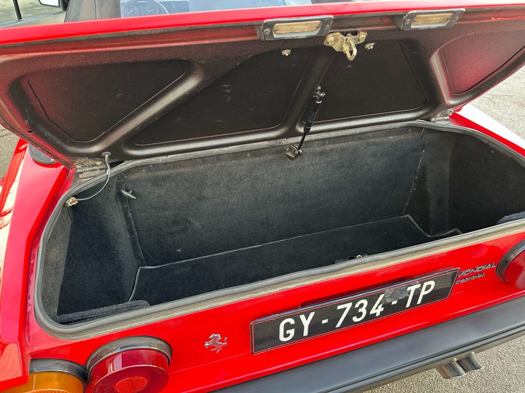 Ferrari Mondial 1985