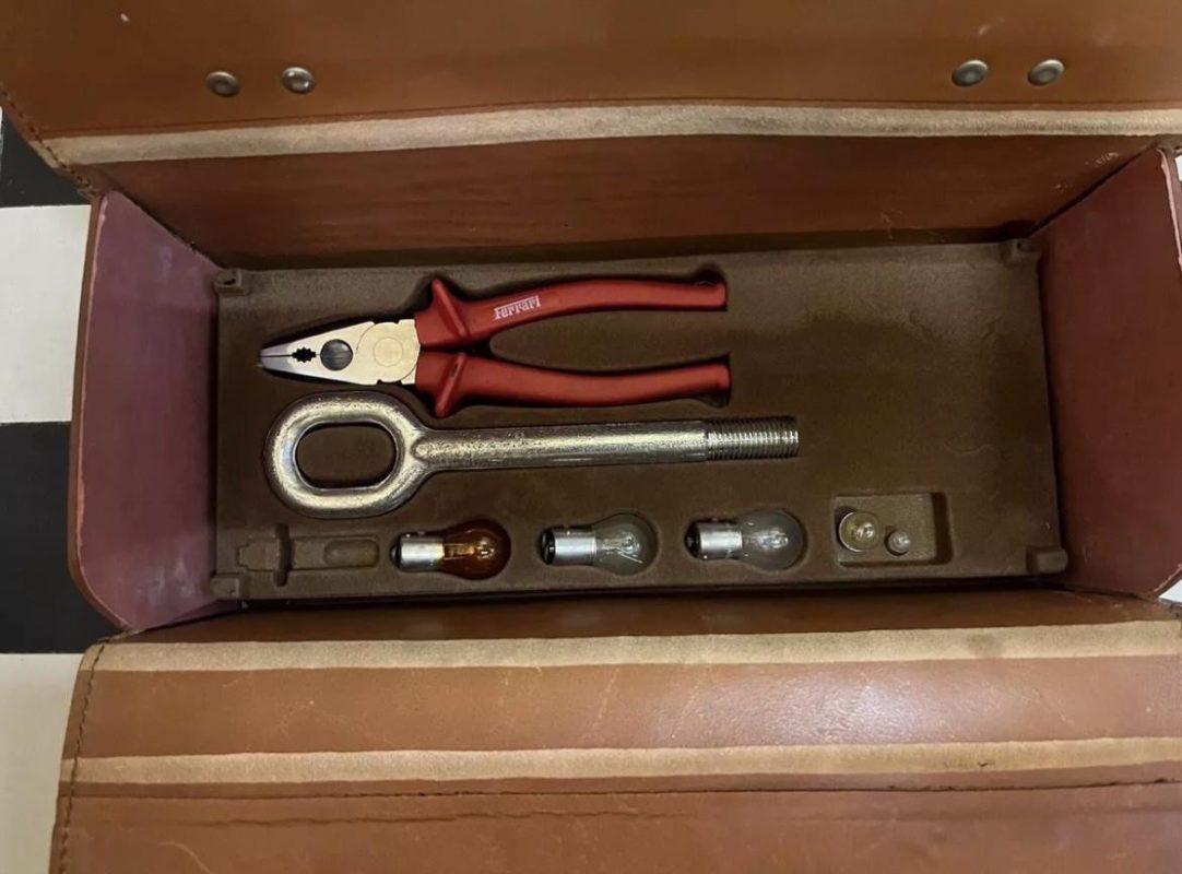 Trousse à outil Ferrari F355