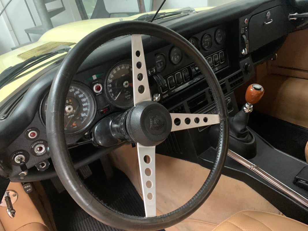Jaguar E type V12 1974