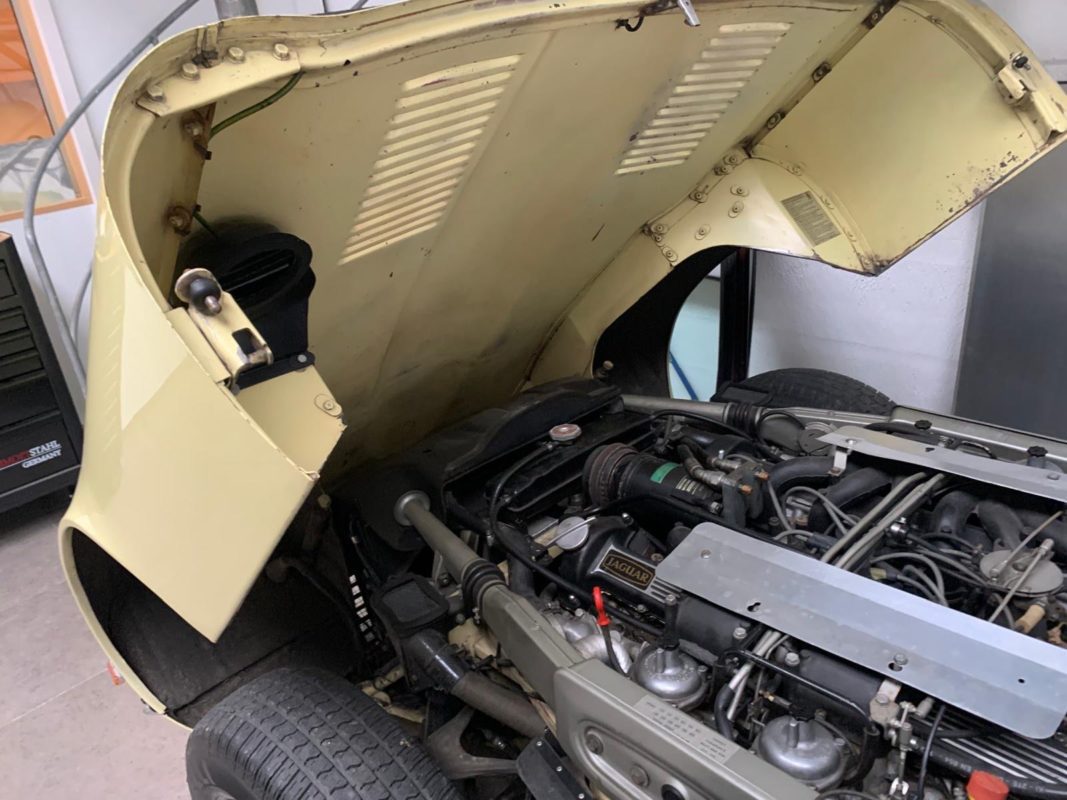 Jaguar E type V12 1974
