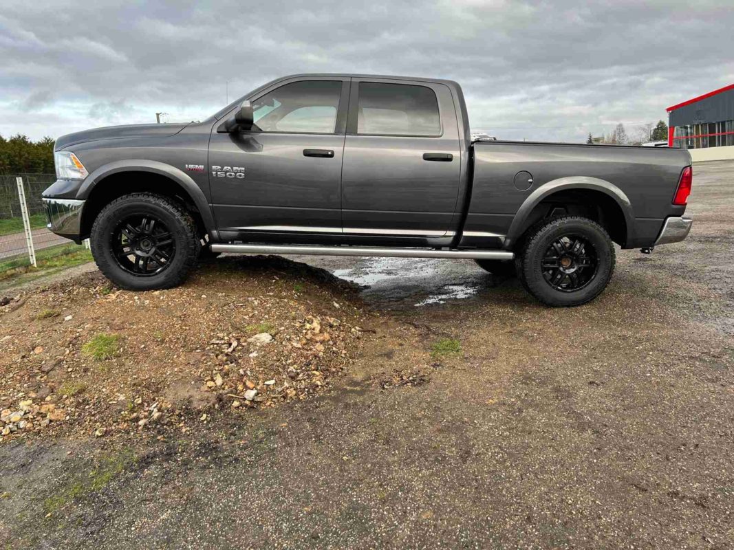 Dodge RAM HEMI OUTDOORSMAN 5.7 L 2017