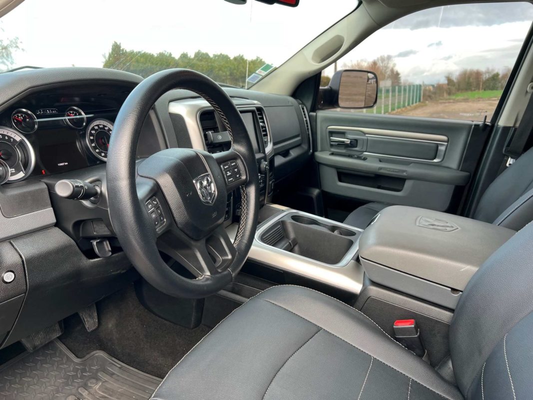 Dodge RAM HEMI OUTDOORSMAN 5.7 L 2017