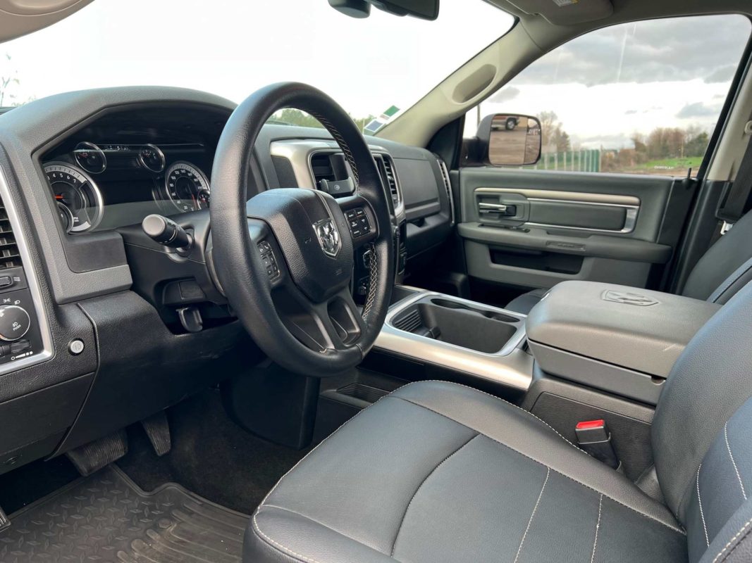 Dodge RAM HEMI OUTDOORSMAN 5.7 L 2017