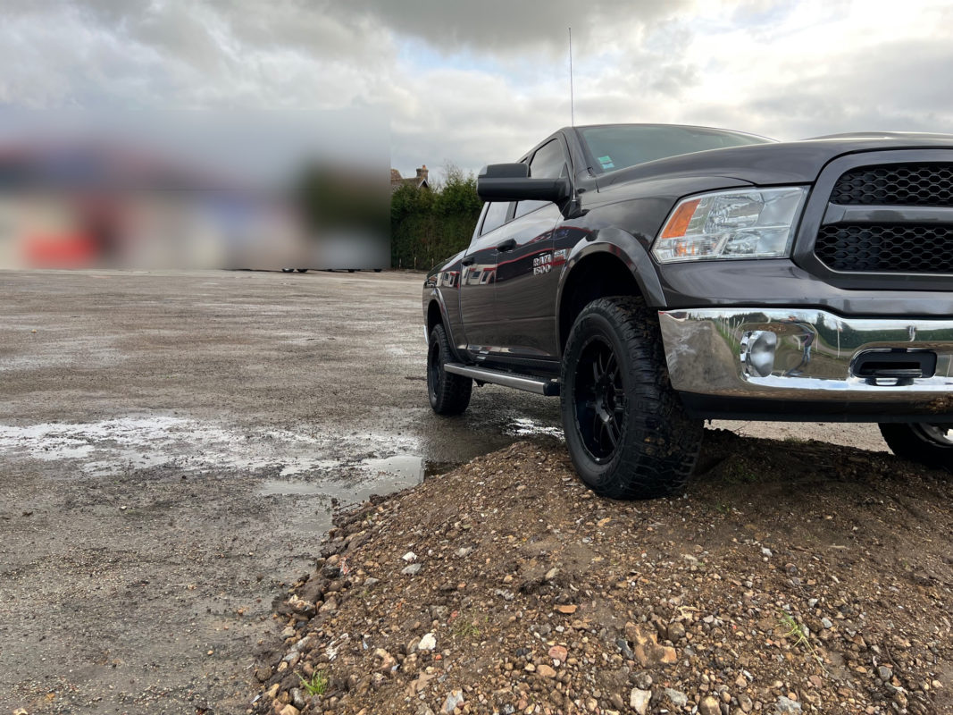 Dodge RAM HEMI OUTDOORSMAN 5.7 L 2017