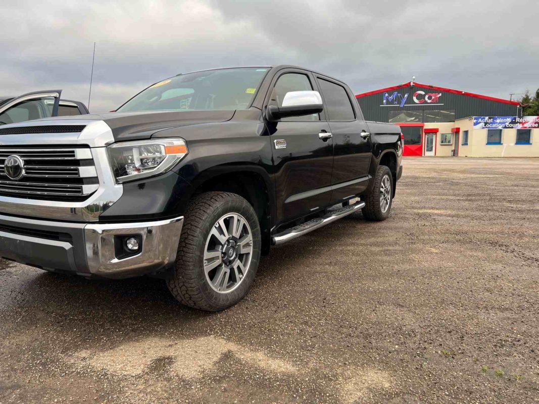 Toyota TUNDRA V8 5.7 L 2018