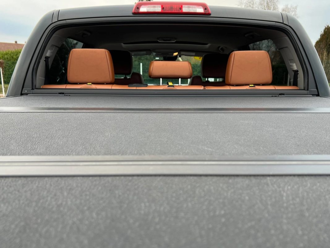 Toyota TUNDRA V8 5.7 L 2018